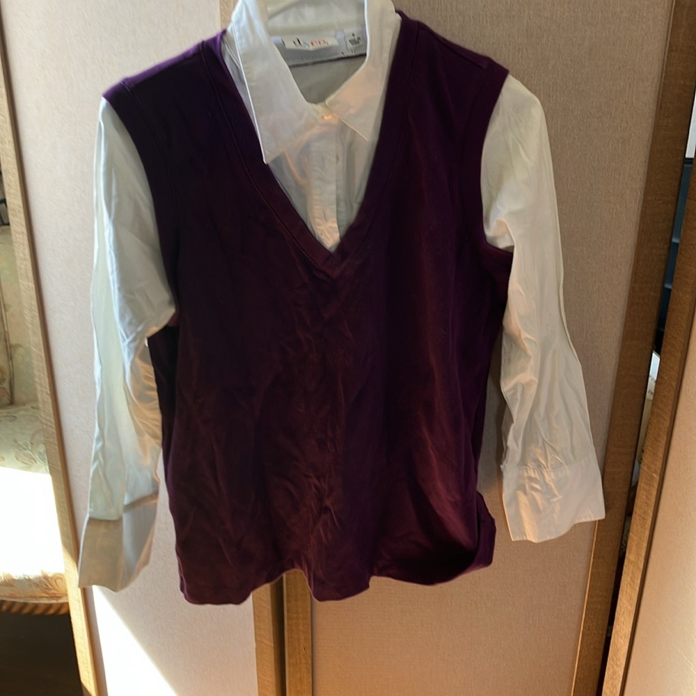 FINAL MARKDOWN Denim&Co Classic White Top with attached vest small